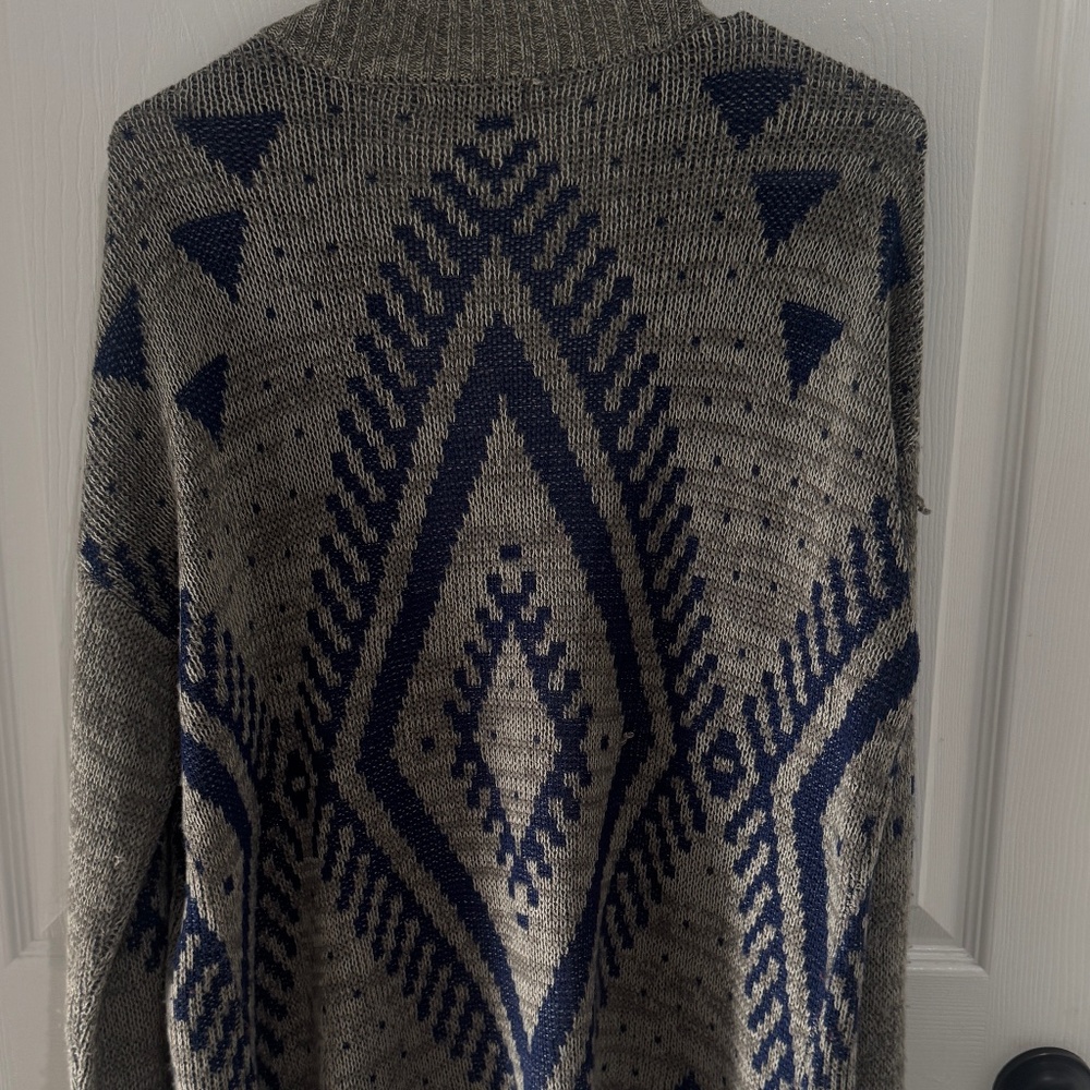 Miss Daisy women's gray and blue geometric cardigan